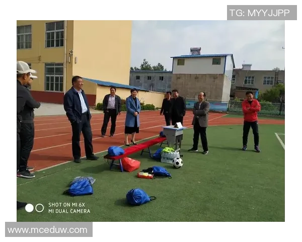 鹿晗意外邂逅足球明星共同畅谈运动梦想与人生经历